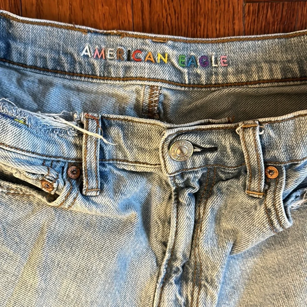 American Eagle Highest Rise Boyfriend Rainbow Patchwork denim short women size 6 - Picture 8 of 8